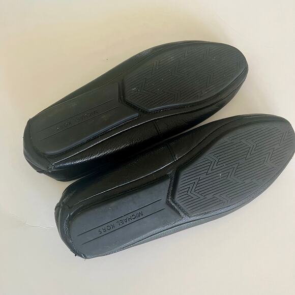 Michael Kors ‘Lillie’ Women's 6.5 Moccasin Monogram Logo Black Leather Flat - Picture 7 of 9